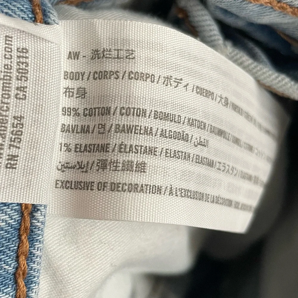 Abercrombie & Fitch The Skinny High Rise Jeans size 4 Light Wash Casual Denim